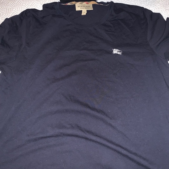 Burberry t shirt size Large - Picture 2 of 3